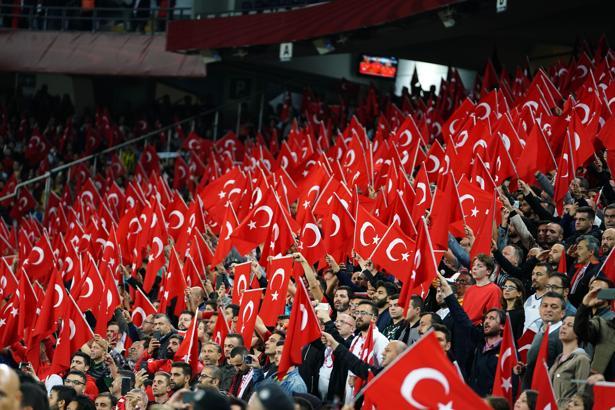 Türkiye - Arnavutluk maçına yoğun ilgi