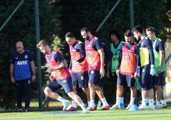 Fenerbahçe, Denizlispor hazırlıklarını sürdürüyor