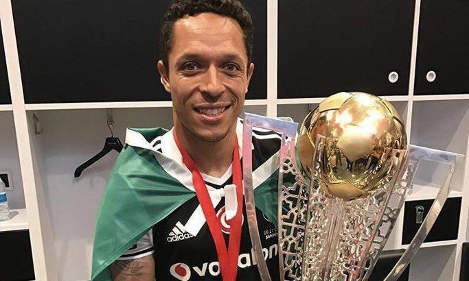 Adriano'nun Beşiktaş sevgisi devam ediyor