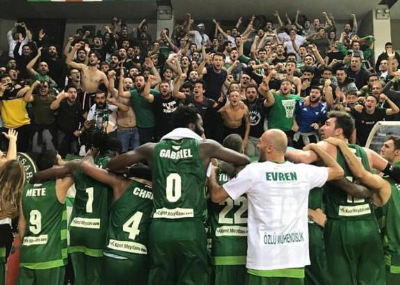 Bursaspor taraftarından Pınar Karşıyaka maçına büyük ilgi