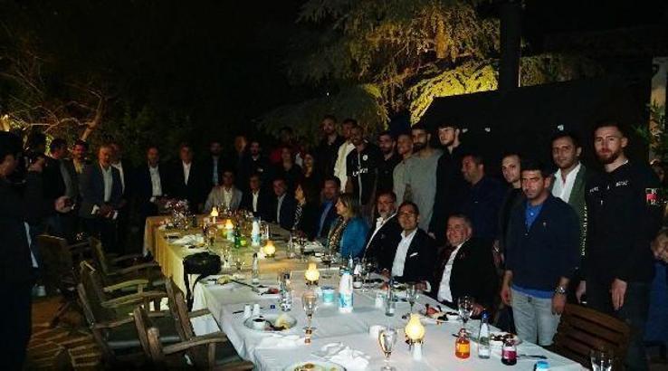 Pınar Karşıyaka Yaşar'la buluştu