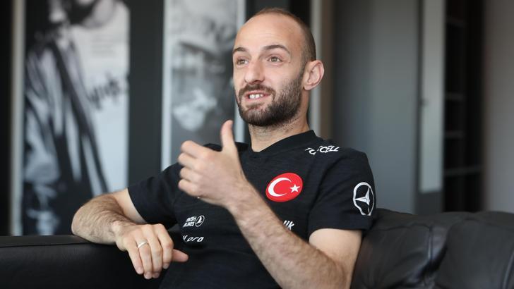 Efecan Karaca'nın inancı tam