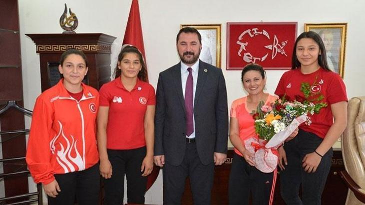 Balkan şampiyonu altın kızlara ödül
