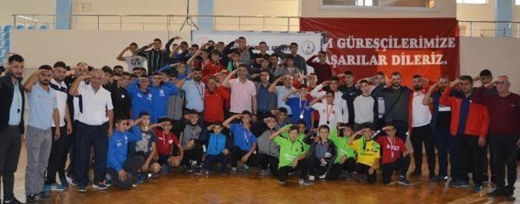 Cumhuriyet Güreş Turnuvası sona erdi