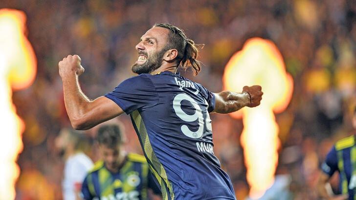 Vedat Muriqi krallığa oynuyor