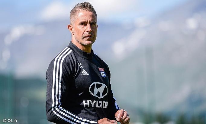 Lyon, Sylvinho ile yollarını ayırdı