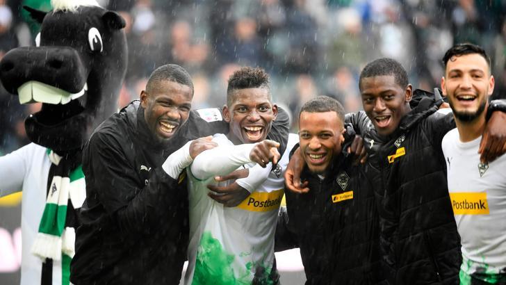 Borussia Mönchengladbach Bundesliga'da liderliğe yükseldi