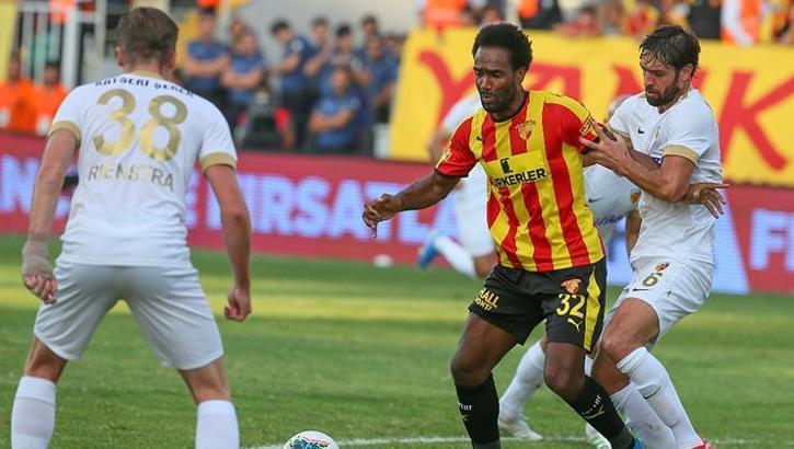 Göztepe'de Jerome formayı kaptı