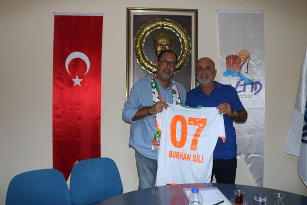 Hasan Çavuşoğlu: Takımımı kutluyorum