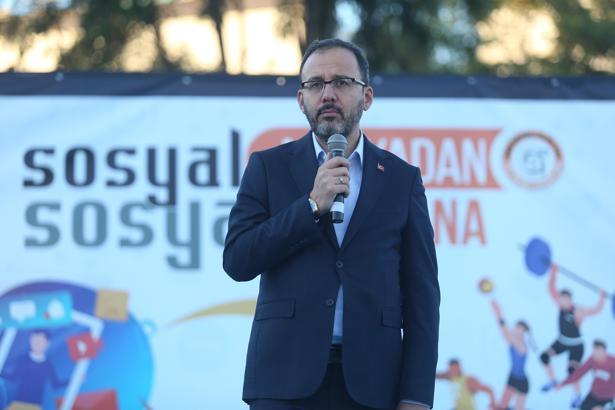 Bakan Kasapoğlu'ndan milli karatecilere tebrik