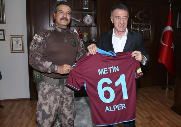 Yönetim'den, Metin Alper'e ziyaret