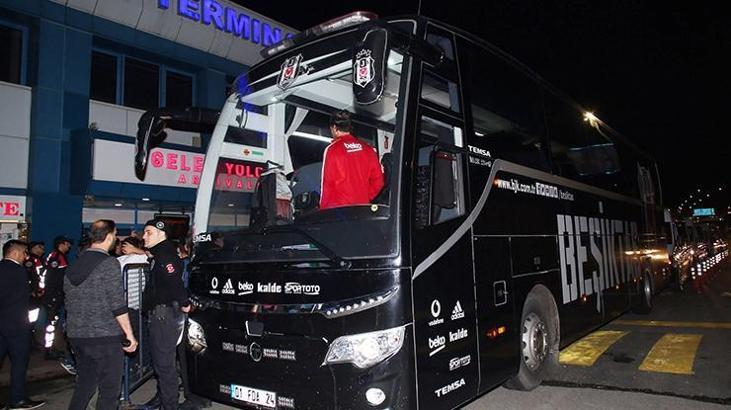 Beşiktaşlı futbolcular tepkiden korktular arabaları istediler