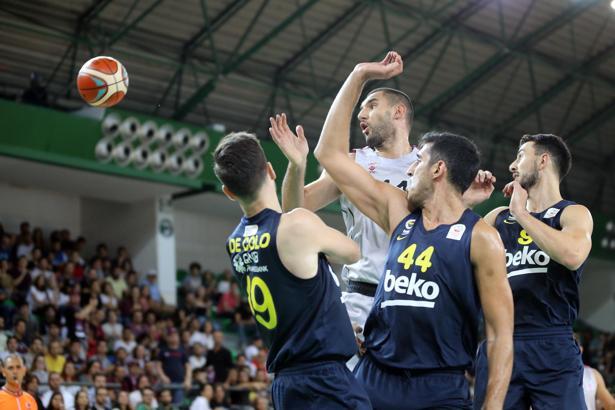 Fenerbahçe sezonu Madrid'de açıyor