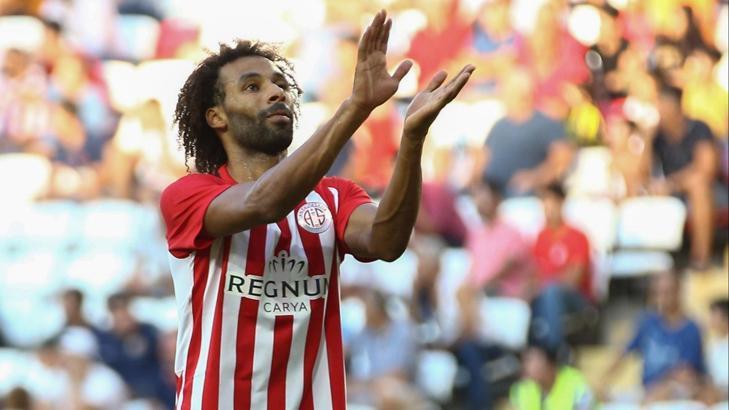 Antalyaspor'un milli gururu: Nazım Sangare