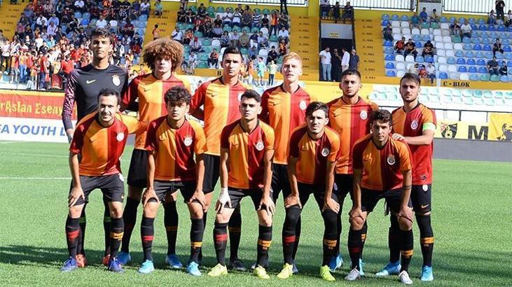 Galatasaray U19 PSG'ye farklı mağlup oldu