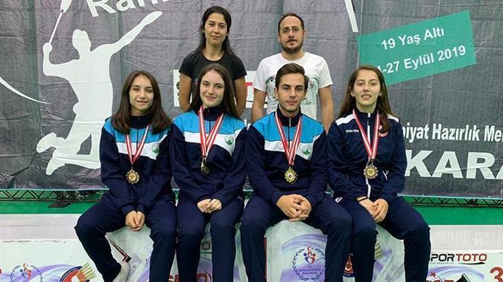 Osmangazili badmintoncular madalyaları topladı