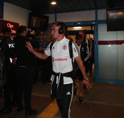 Son dakika! Beşiktaş, Trabzon'a geldi