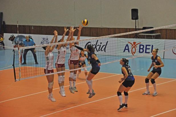 Uluslararası Kuşadası Dostluk Turnuvası'nda heyecan başladı