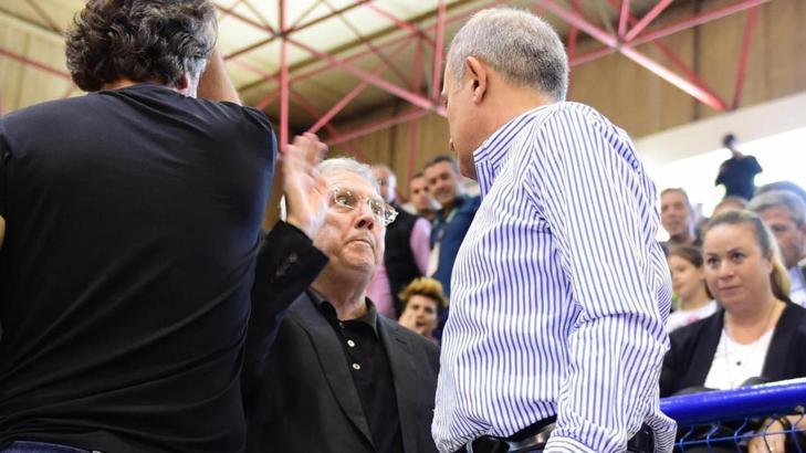 Aziz Yıldırım: Her parmağını kaldıran tehdit mi ediyor?