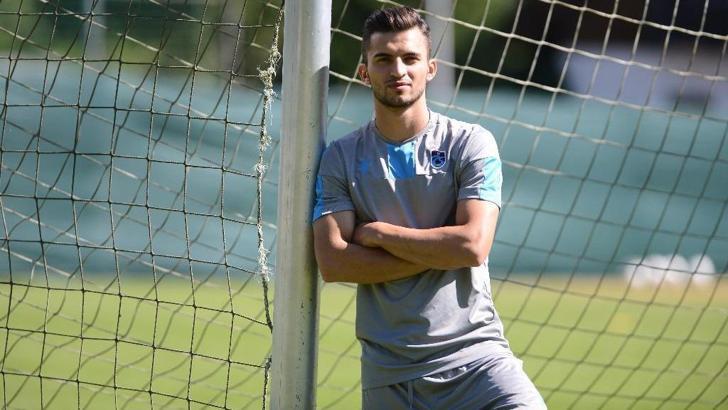 Trabzonspor'da gençler imzayı attı