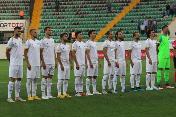 Ziraat Türkiye Kupası'nda tarih yazan Akhisarspor'dan erken veda