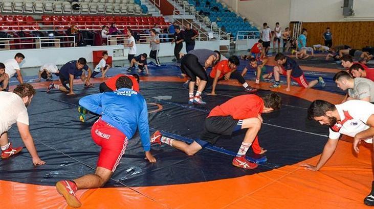 Altındağ Belediyespor Kulübü İşitme Engelliler Güreş Takımı güç depoluyor