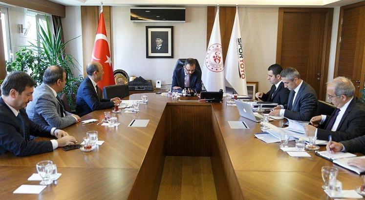 Bakan Kasapoğlu, federasyon başkanlarıyla buluştu