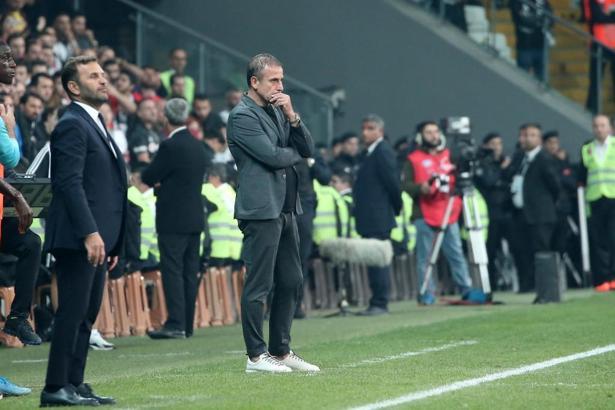Beşiktaş taraftarı yönetimi istifaya çağırdı