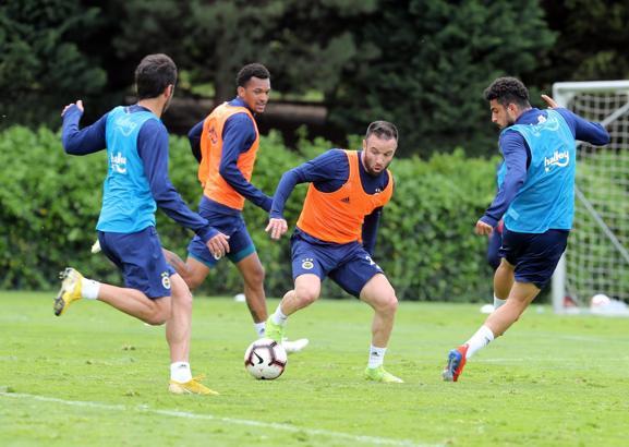 Fenerbahçe'nin Akhisarspor mesaisi sürüyor