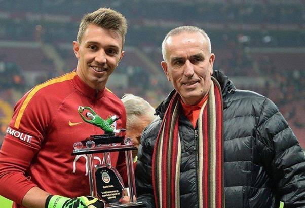 Simovic'e göre 1 numara Muslera