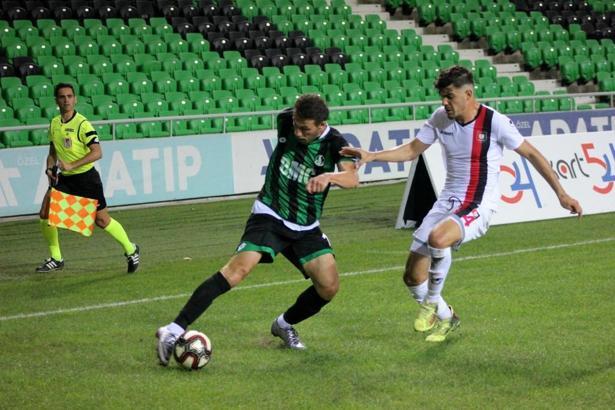 Sakaryaspor - Utaş Uşakspor maç sonucu: 2-2