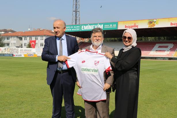 Boluspor'un forma sponsoru Eminevim oldu