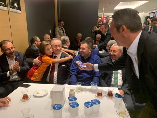Galatasaray-Fenerbahçe derbisi sonrası gecenin fotoğrafı! Mustafa Cengiz ve Ali Koç...