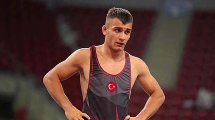 Başkan Aşgın şampiyon sporcuyu altınla ödüllendirdi