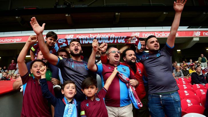 Trabzonspor taraftarları Yusuf Yazıcı'yı ilk maçında yalnız bırakmadı