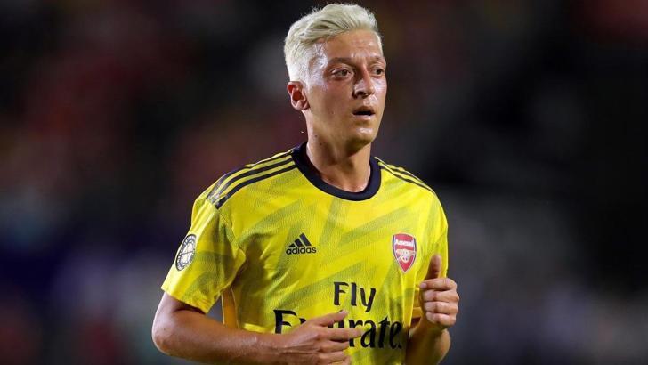 SON DAKİKA! Mesut Özil'in transferi için görüşmeler başladı!