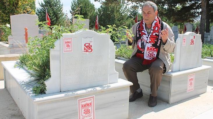 52 yıl önce maçta ölen Sivasspor taraftarlarını tek başına andı