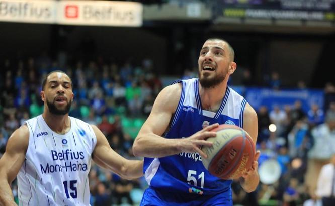 Akhisar Belediye Basketbol'da imzalar sürüyor