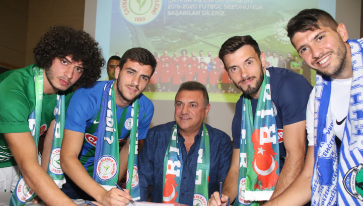 Çaykur Rizespor yeni transferlerini tanıttı