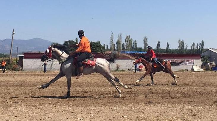 Sındırgı'da atlı cirit heyecanı sona erdi