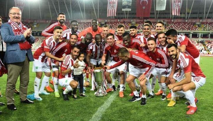 Demir Grup Sivasspor, kupasını aldı