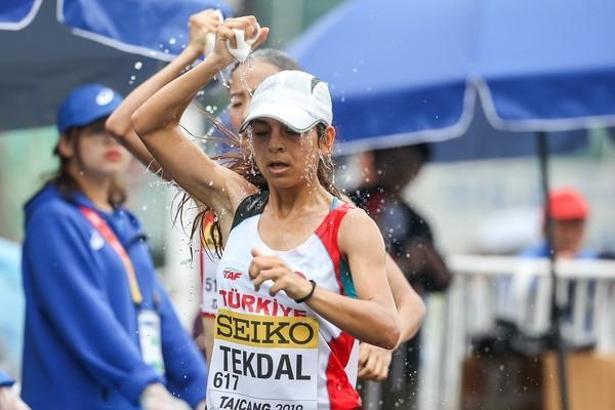 Atletizmde iki rekor birden