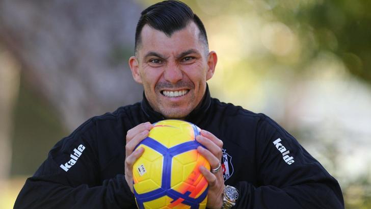 Beşiktaşlı Gary Medel'den olay cevap! Ayrılık sinyali...