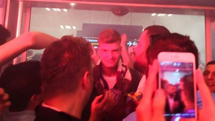 Alexander Sörloth Trabzon'da çoşkuyla karşılandı