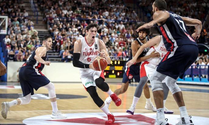Cedi Osman yıldızlaştı, Milliler Fransa'yı devirdi