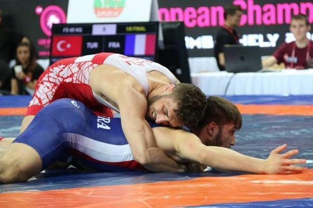 Milli güreşçilerden Polonya'da 8 madalya