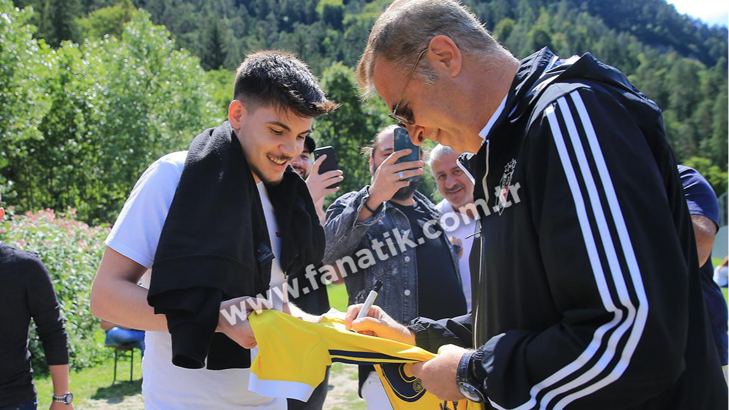 Beşiktaş'ta Quaresma, Fenerbahçe taraftarının formasını imzalamadı