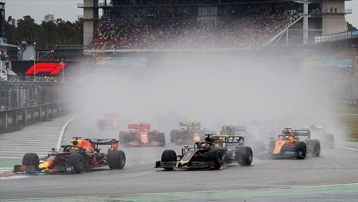 Yağmur altında kazanan Verstappen