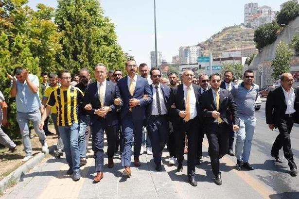 Ankaragücü Başkan Adayı Ağcabağ genel kurulu protesto etti