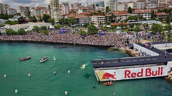 Red Bull Uçuş Günü ile İstanbul kanatlar altında